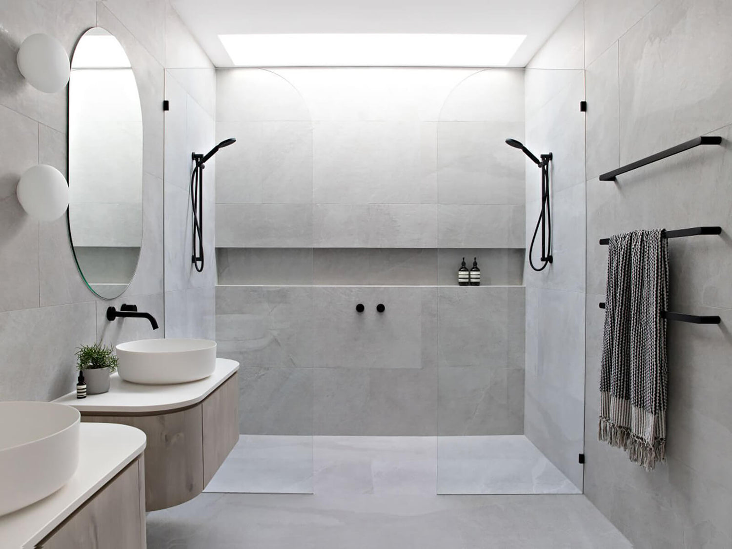 Built-in niche design increases bathroom storage space