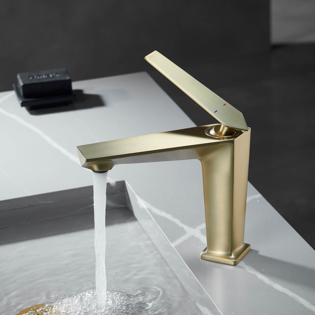 Drip Free Ceramic Valve Bathroom Faucet in Brushed Gold