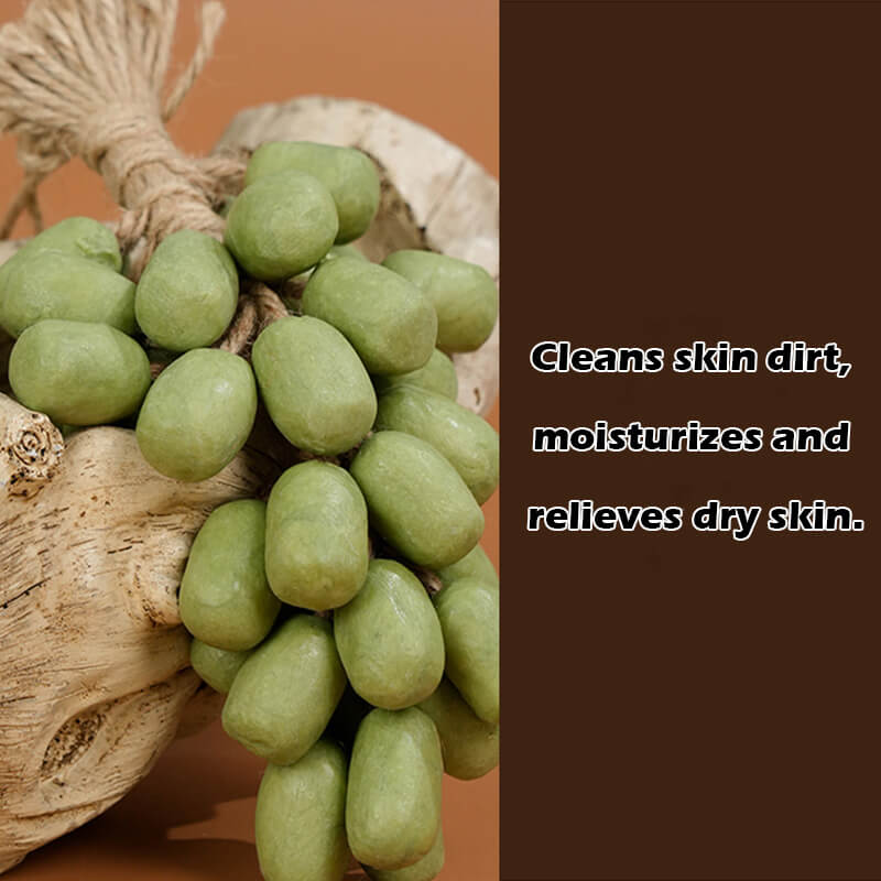 Green soap pearls for facial cleansing and daily handwashing