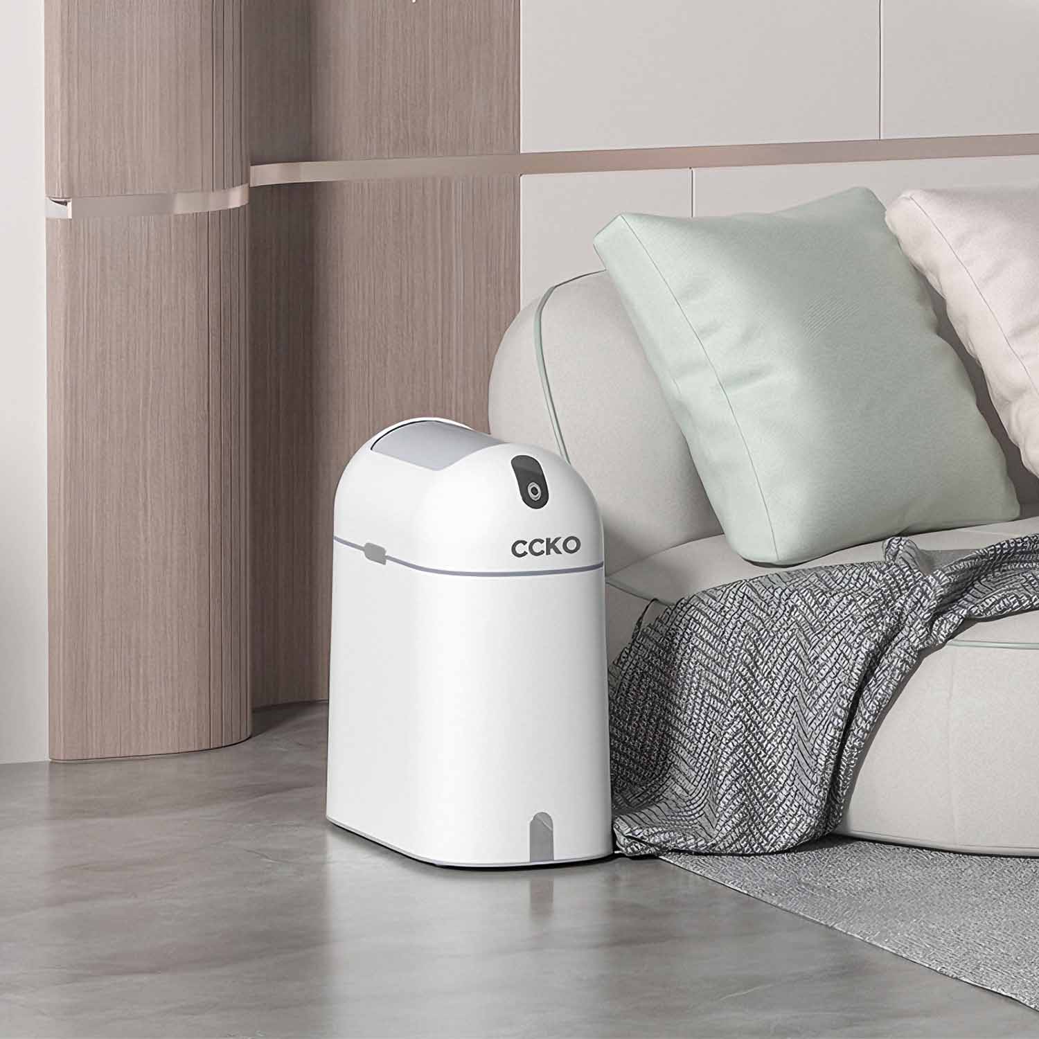 Large capacity sensor trash can for bathroom