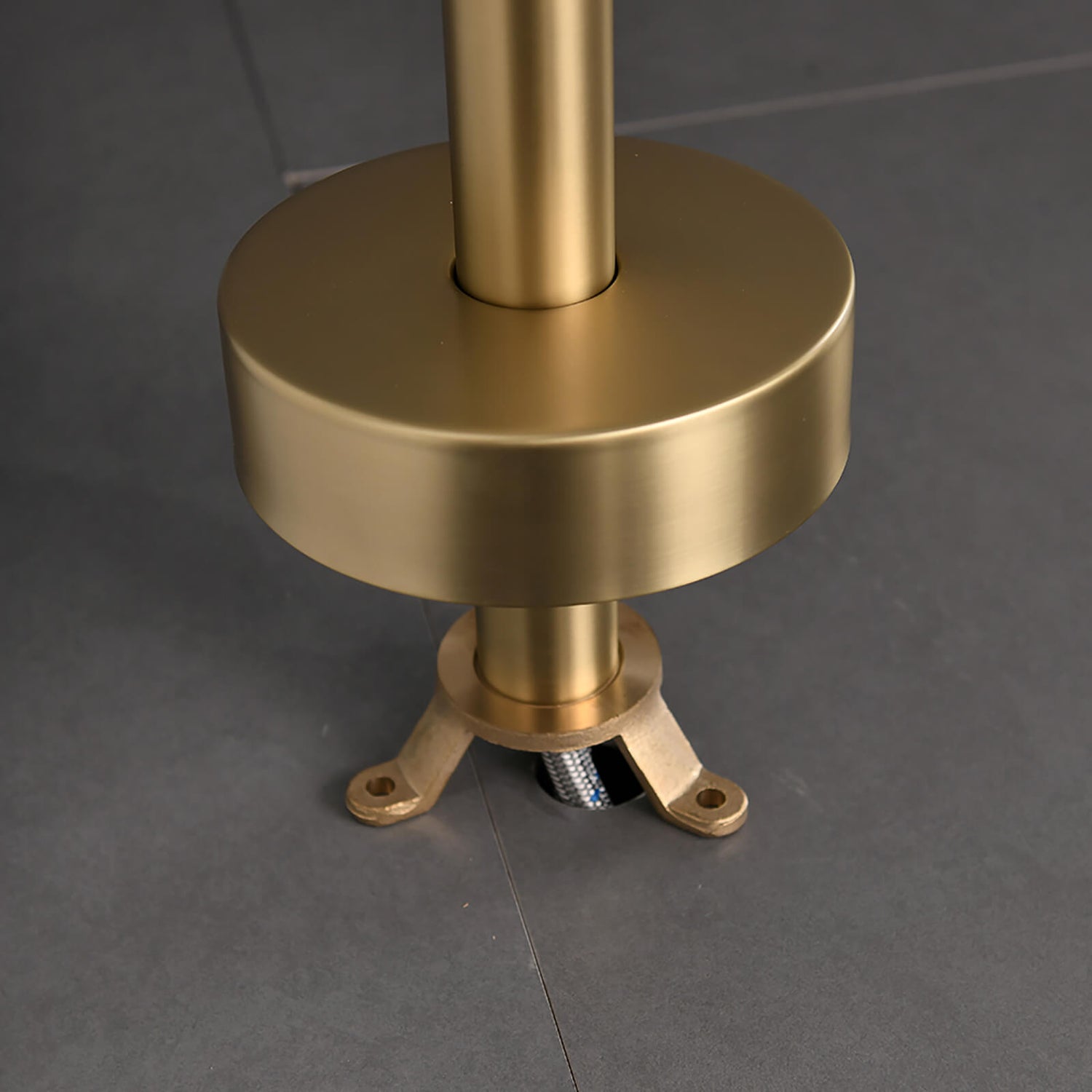 Three leg base brushed gold bathtub faucet