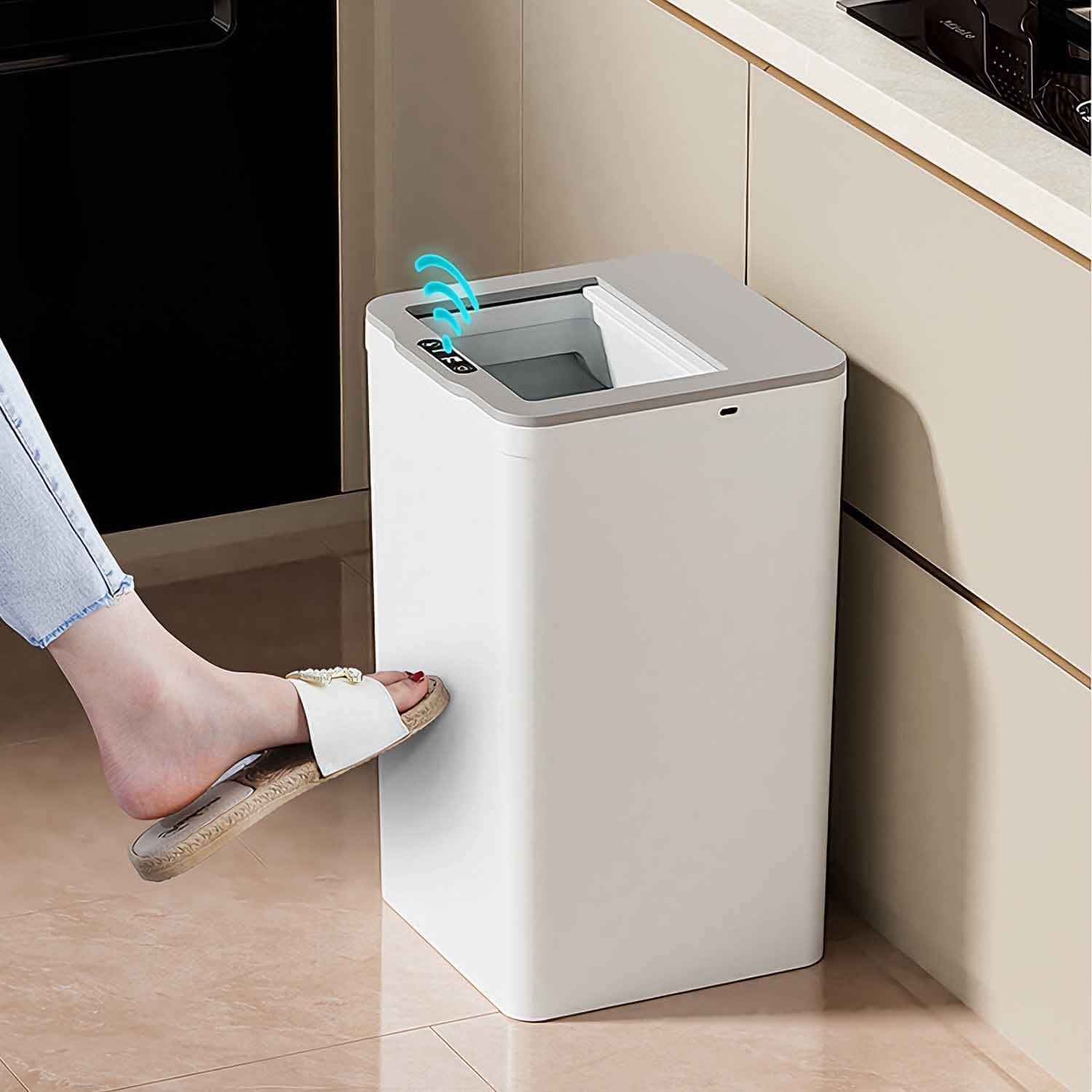Touchless smart trash can for bathroom