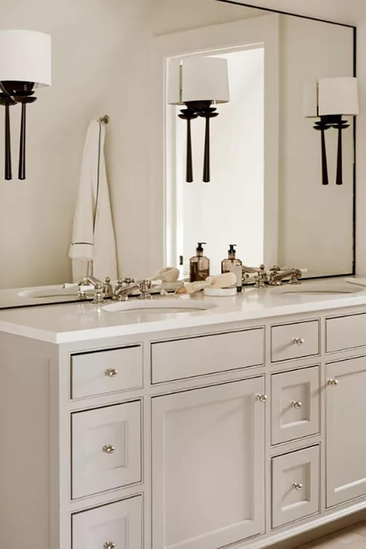 Warm white bathroom vanity creates a warm bathroom atmosphere