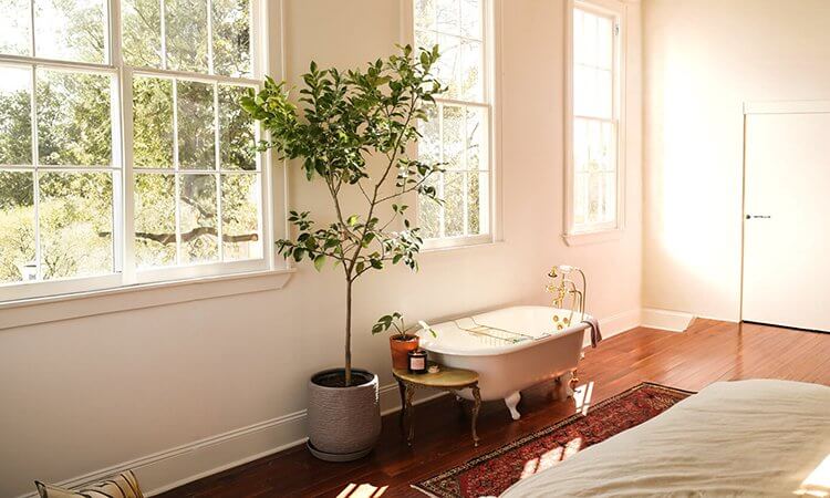 Clawfoot tub refinishing