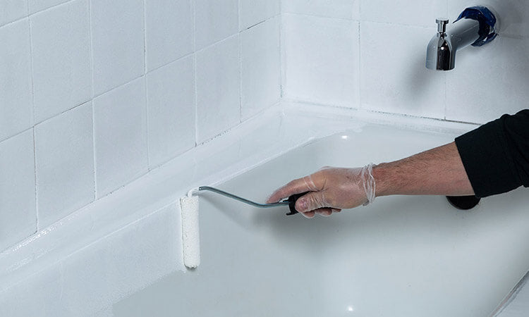How to Refinish a Bathtub