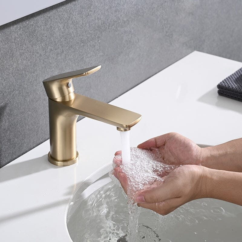 Modern Single Hole Bathroom Sink Faucet Single Handle Solid Brass