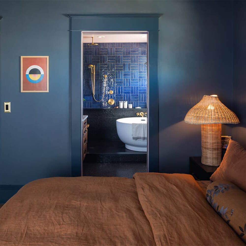 The bathroom has a similar layout to the interior