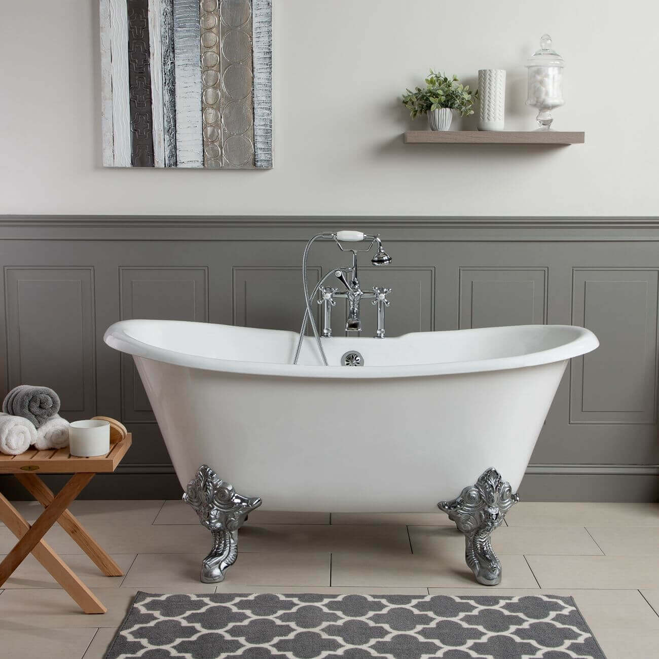 White cast iron clawfoot bathtub for two